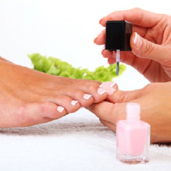 MAJESTIC NAILS & SPA - acrylic toes